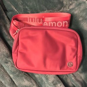 1L Lululemon Belt Bag